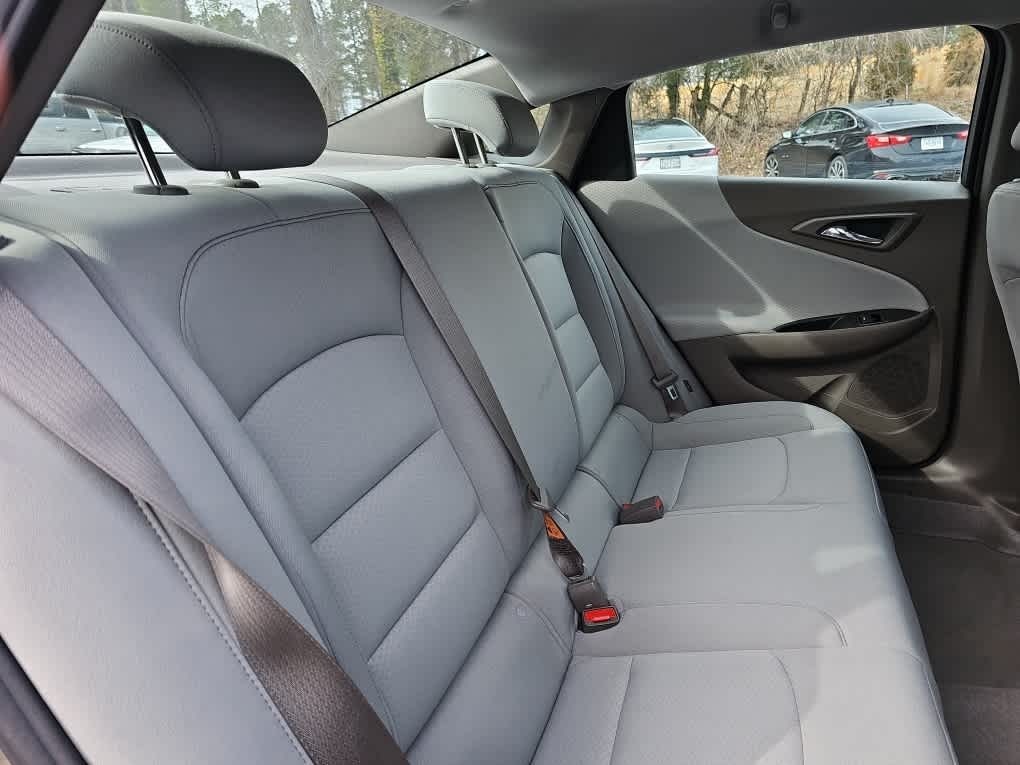 2022 Chevrolet Malibu FWD 1FL