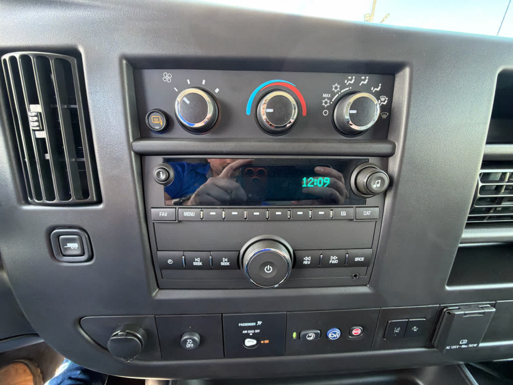 2025 Chevrolet Express Cargo RWD 2500 Regular Wheelbase WT