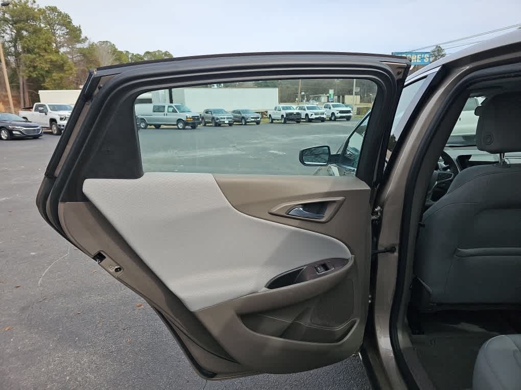 2022 Chevrolet Malibu FWD 1FL