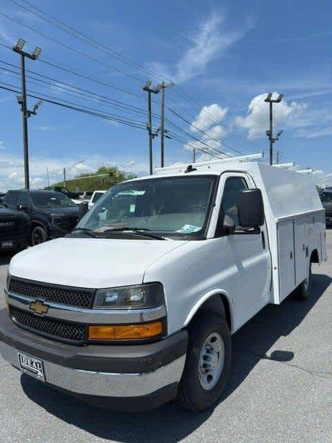 2025 Chevrolet Express Cutaway Work Van