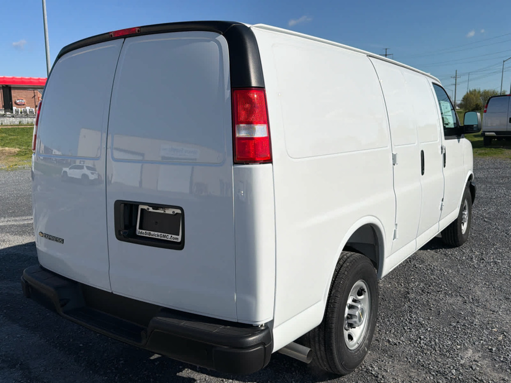 2025 Chevrolet Express Cargo RWD 2500 Regular Wheelbase WT