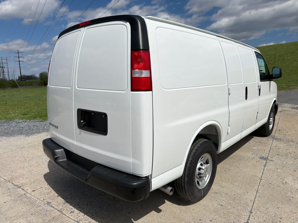 2025 Chevrolet Express Cargo RWD 2500 Regular Wheelbase WT