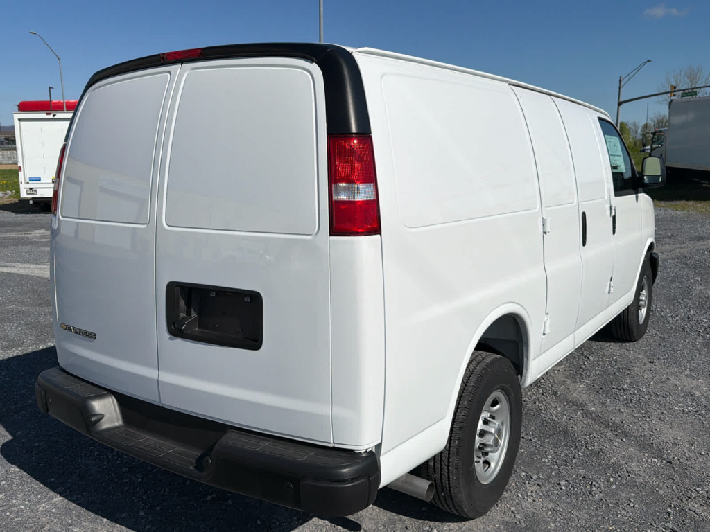 2025 Chevrolet Express Cargo RWD 2500 Regular Wheelbase WT
