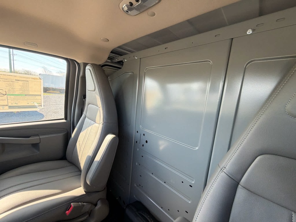 2025 Chevrolet Express Cargo RWD 2500 Regular Wheelbase WT
