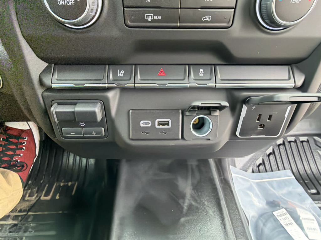 2024 Chevrolet Silverado 3500HD 4WD Crew Cab Long Bed Work Truck