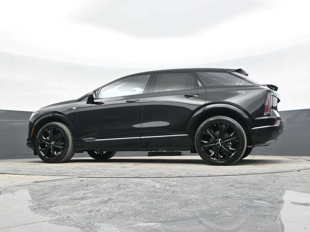 2025 Cadillac OPTIQ Sport 2 AWD