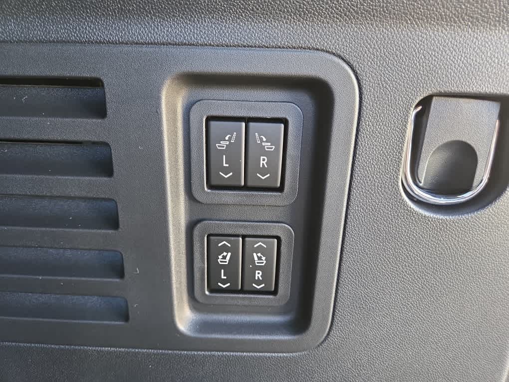 2026 Chevrolet Traverse FWD RS