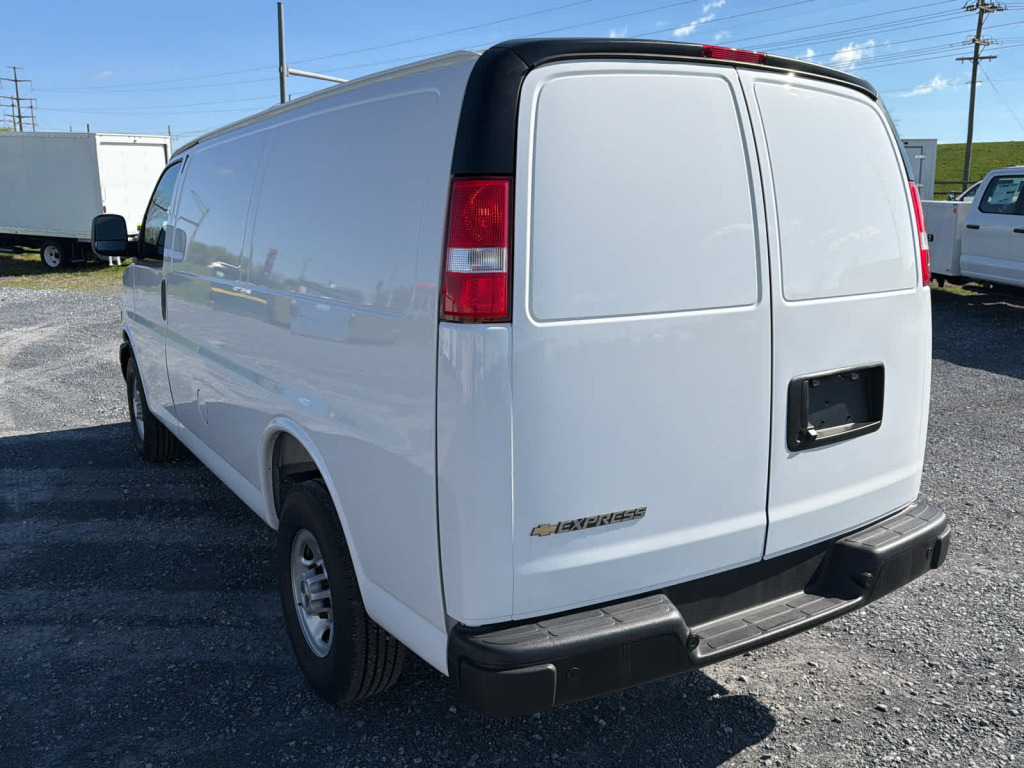 2025 Chevrolet Express Cargo RWD 2500 Regular Wheelbase WT