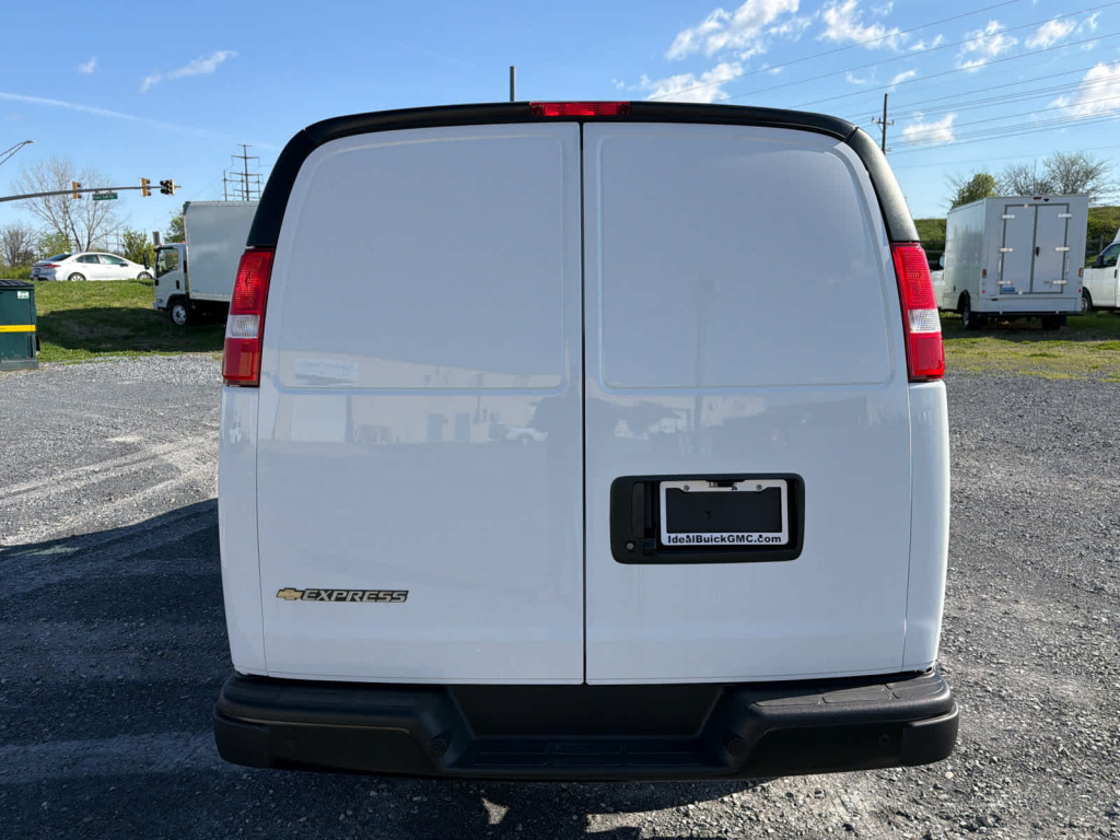 2025 Chevrolet Express Cargo RWD 2500 Regular Wheelbase WT