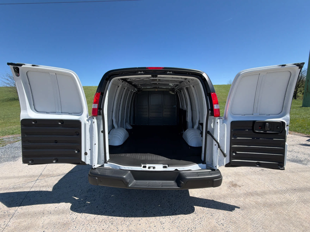 2025 GMC Savana Cargo RWD 2500 Regular Wheelbase Work Van