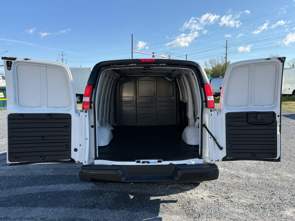 2025 Chevrolet Express Cargo RWD 2500 Regular Wheelbase WT
