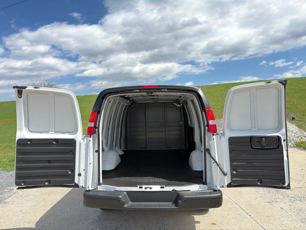 2025 Chevrolet Express Cargo RWD 2500 Regular Wheelbase WT