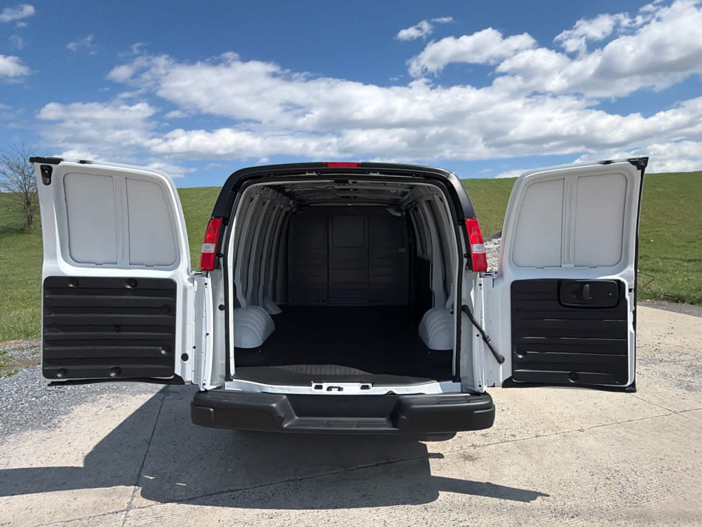 2025 Chevrolet Express Cargo RWD 2500 Regular Wheelbase WT