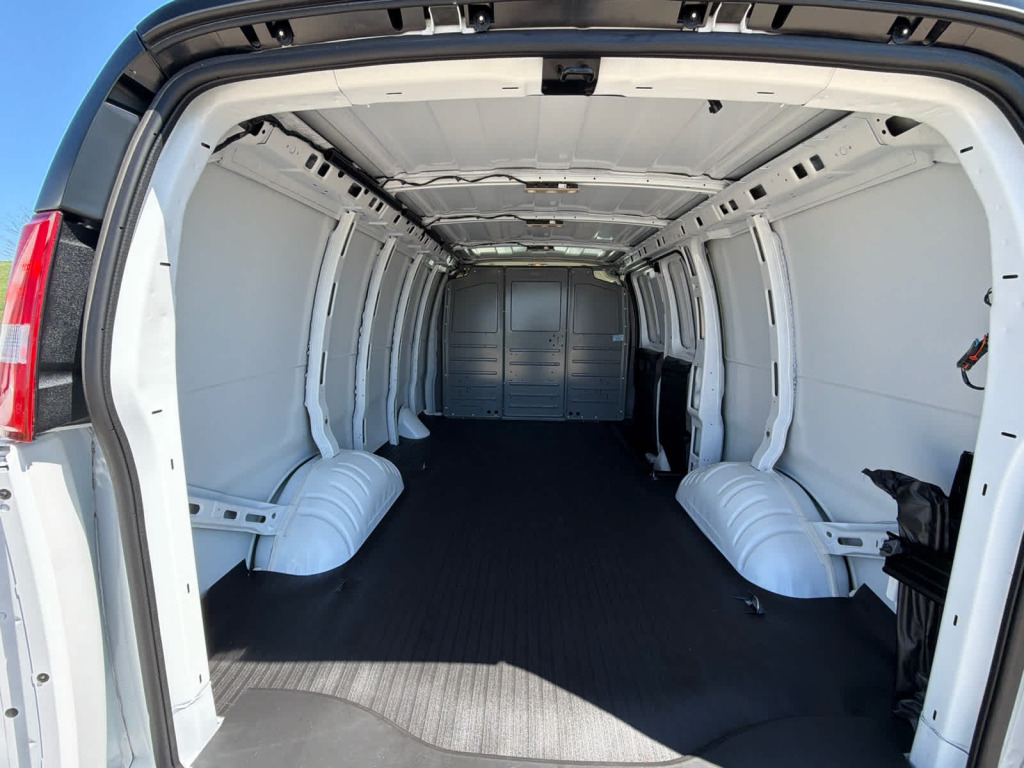 2025 GMC Savana Cargo RWD 2500 Regular Wheelbase Work Van