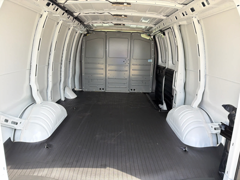 2025 Chevrolet Express Cargo RWD 2500 Regular Wheelbase WT