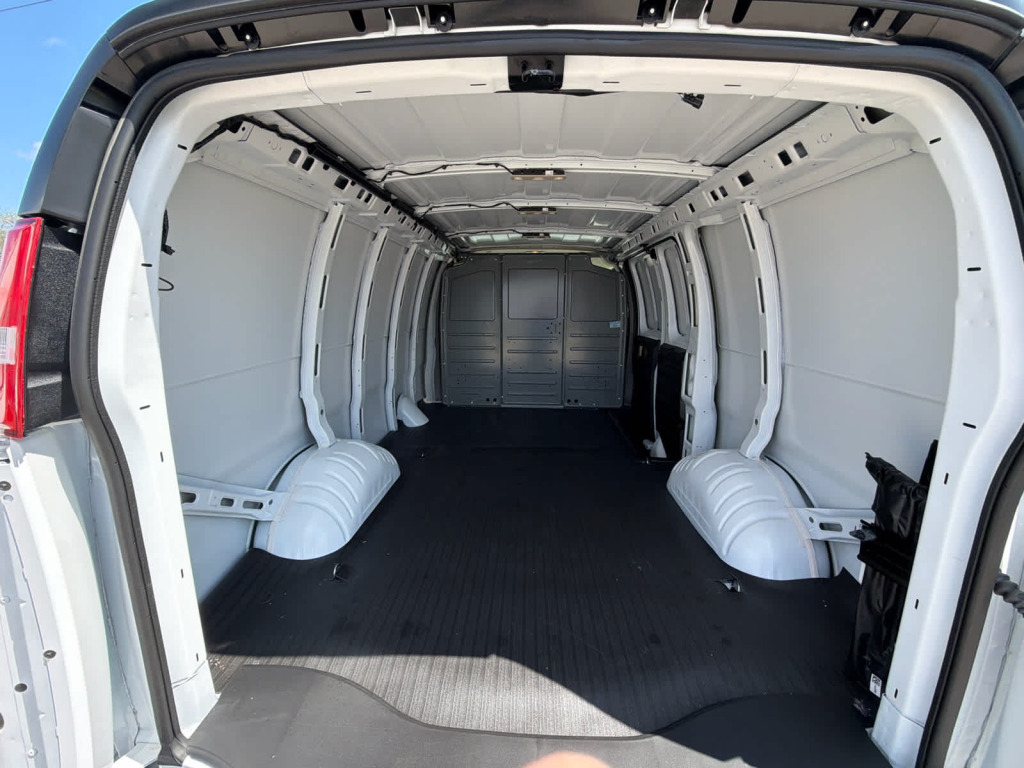 2025 Chevrolet Express Cargo RWD 2500 Regular Wheelbase WT