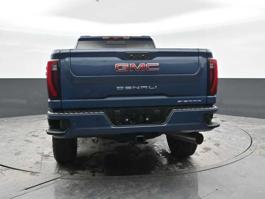 2026 GMC Sierra 2500HD Denali