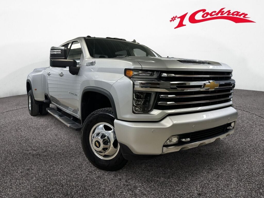 Silver Ice Metallic 2022 Chevrolet Silverado 3500HD High Country Crew Cab 4WD Pickup Truck Four-Wheel Drive Automatic