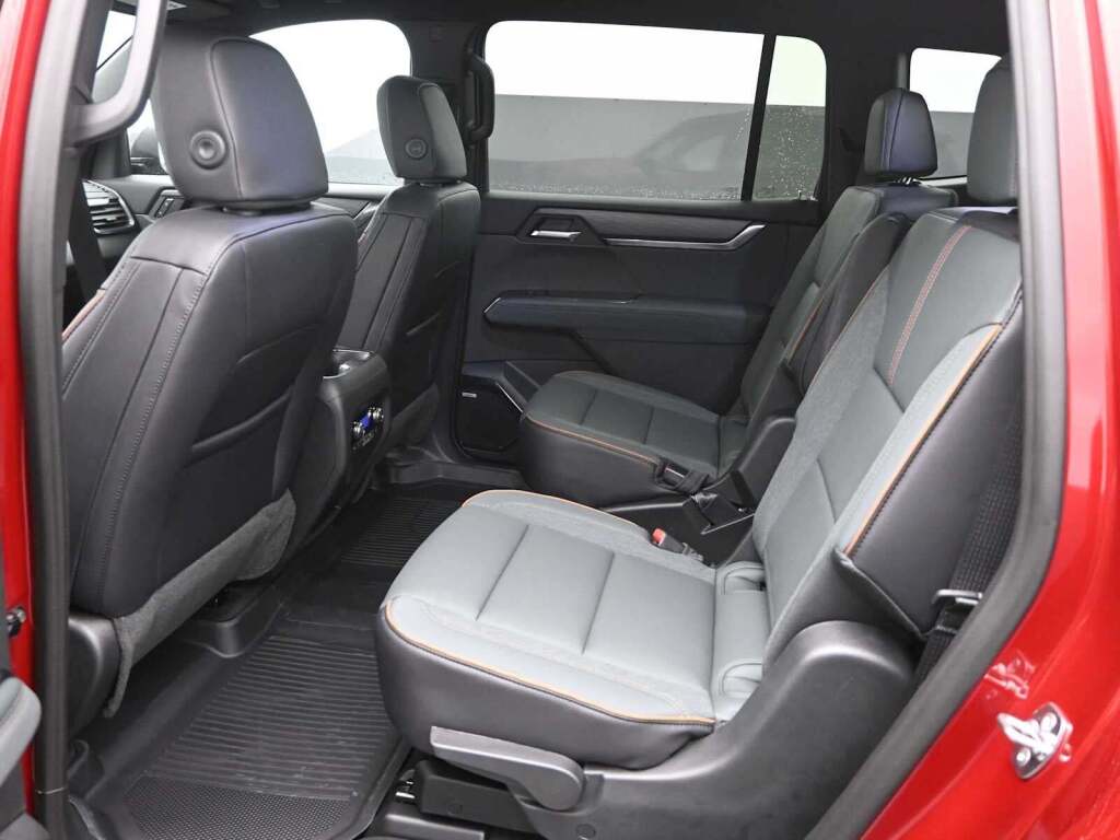 2026 GMC Acadia AT4 AWD