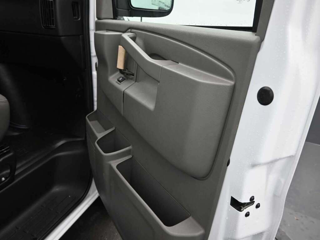 2025 GMC Savana Cargo RWD 2500 Regular Wheelbase Work Van