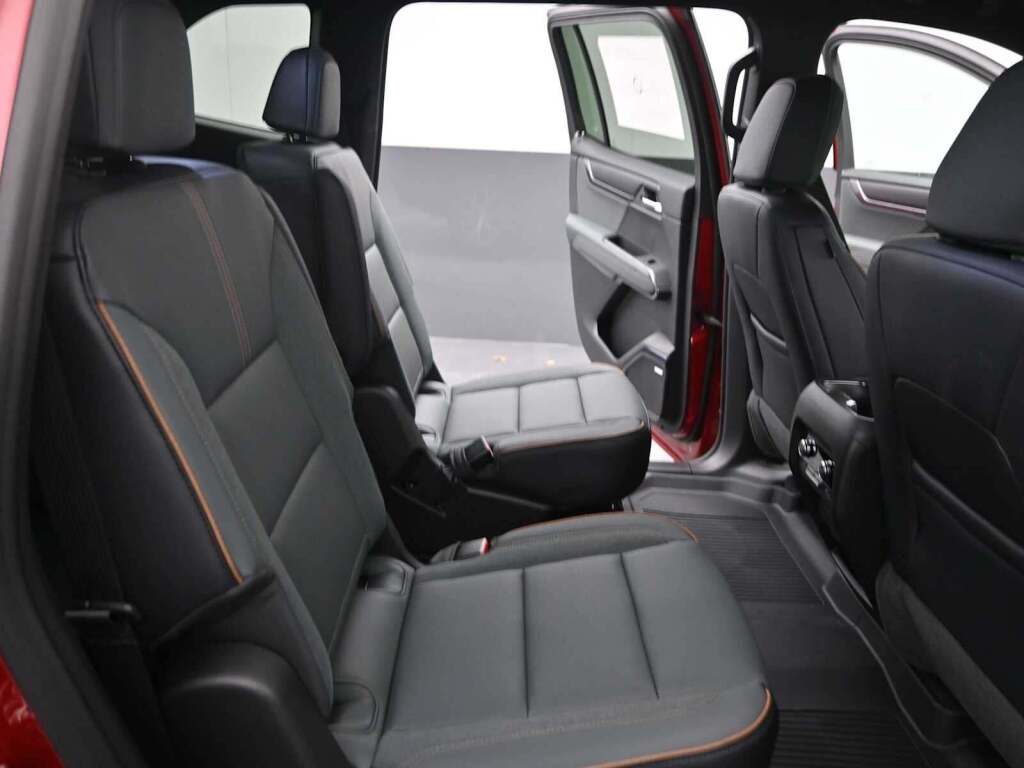 2026 GMC Acadia AT4 AWD