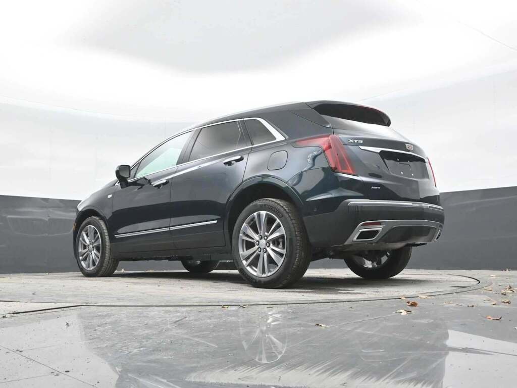 2026 Cadillac XT5 Premium Luxury AWD
