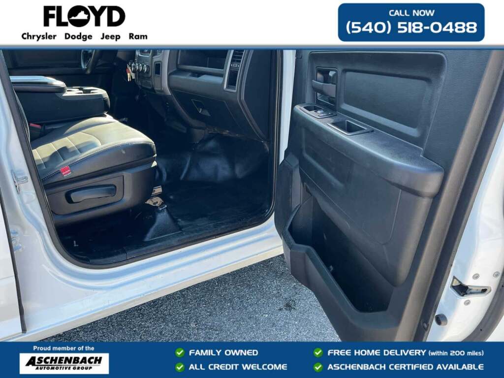 2022 Ram 1500 Classic Tradesman Crew Cab 4x4 5'7" Box