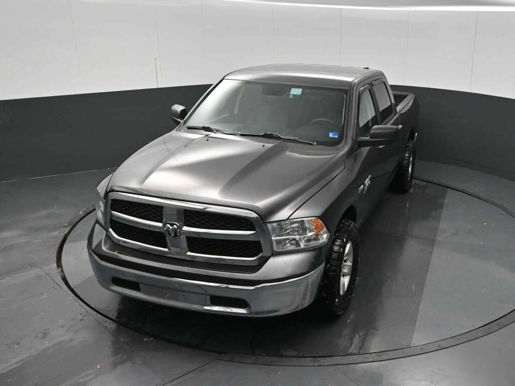 2021 Ram 1500 Classic SLT Crew Cab 4x4 6'4" Box
