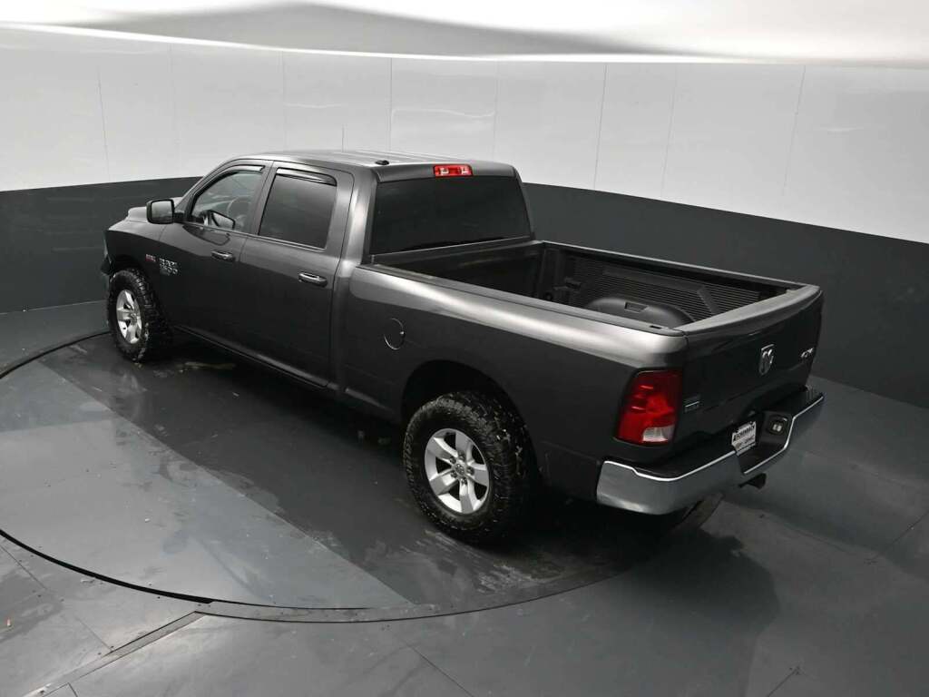 2021 Ram 1500 Classic SLT Crew Cab 4x4 6'4" Box