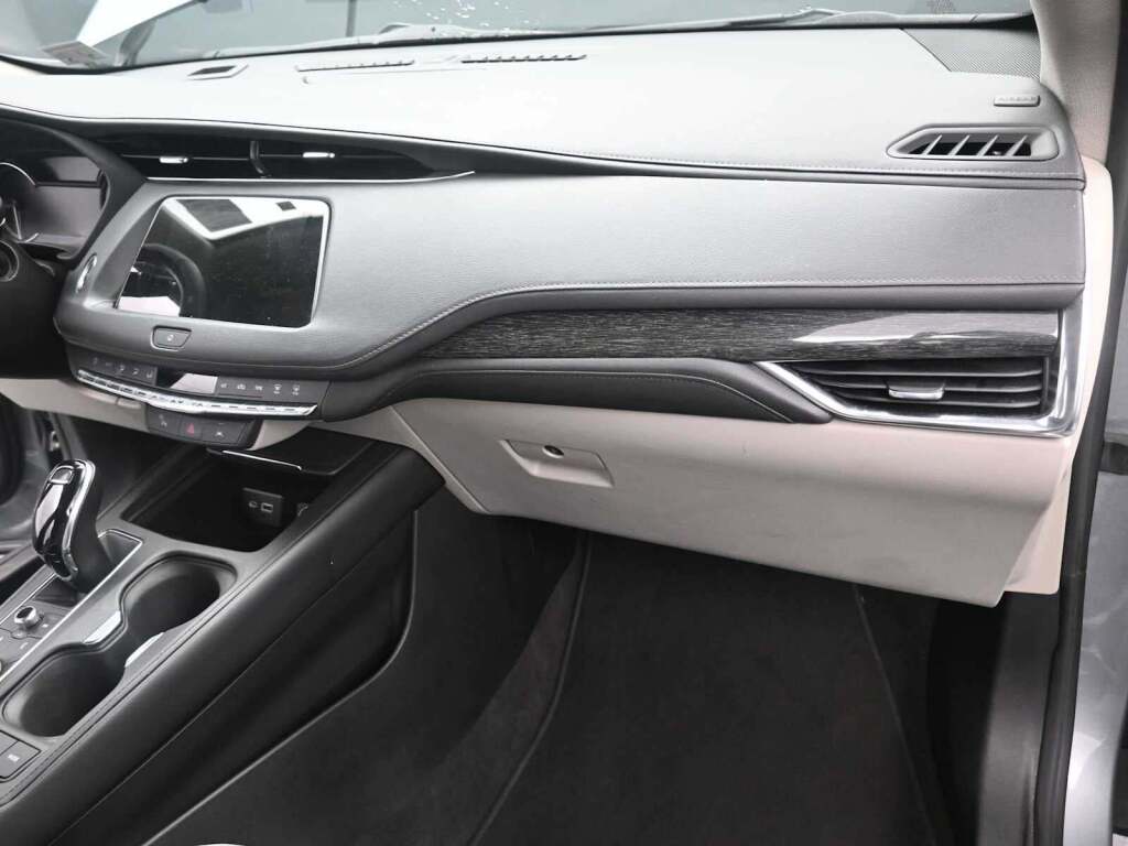 2023 Cadillac XT4 AWD Premium Luxury