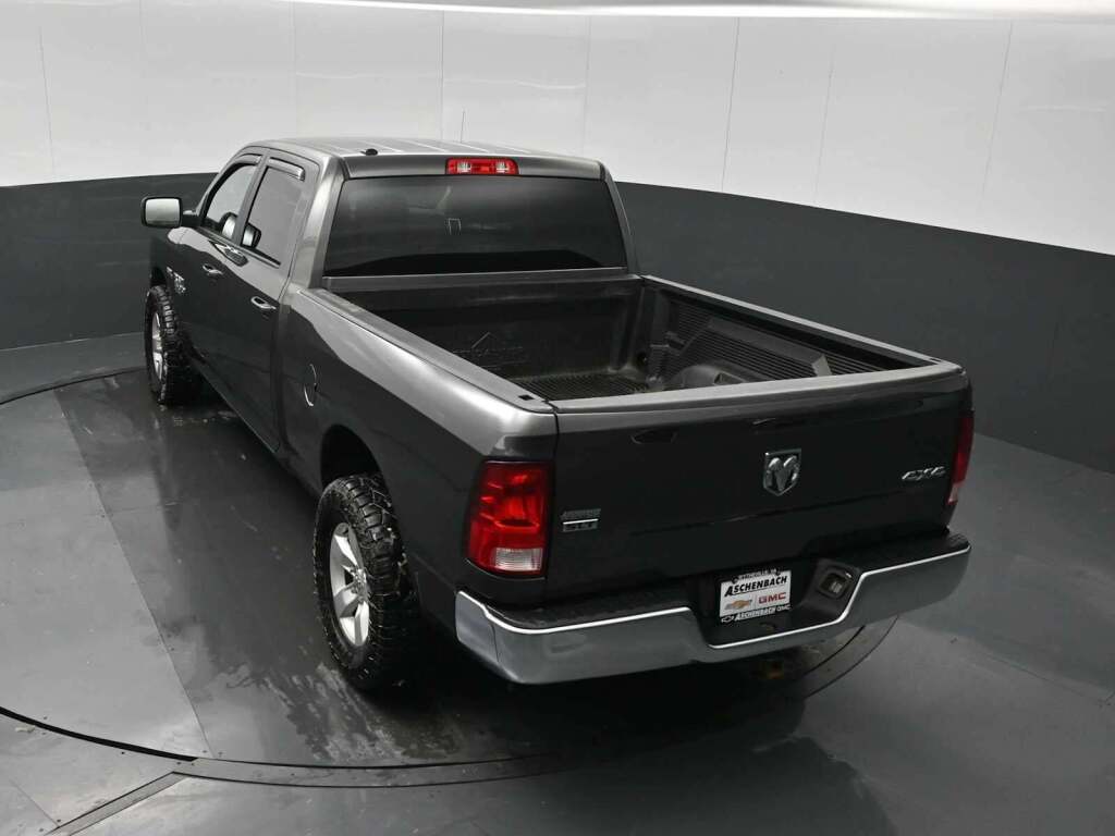 2021 Ram 1500 Classic SLT Crew Cab 4x4 6'4" Box