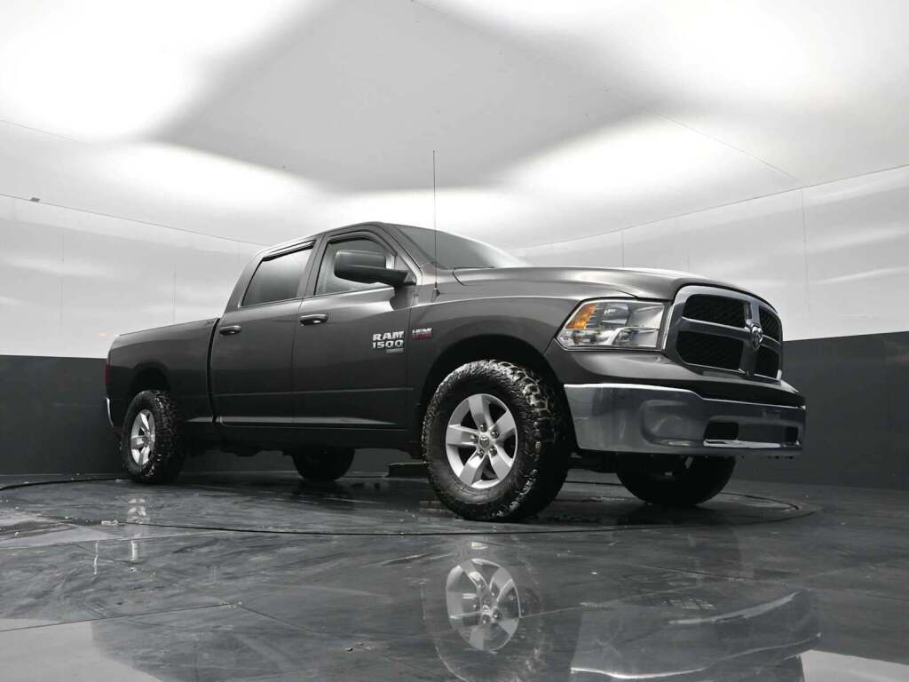 2021 Ram 1500 Classic SLT Crew Cab 4x4 6'4" Box