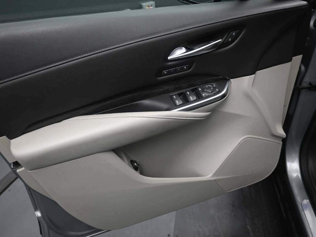 2023 Cadillac XT4 AWD Premium Luxury