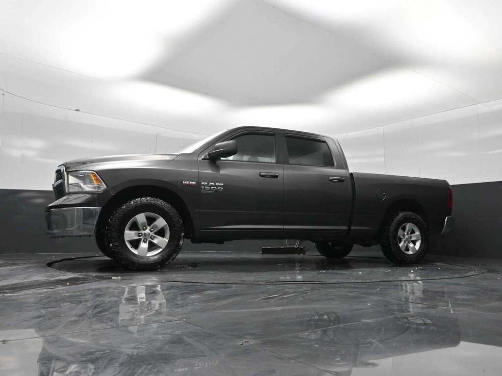 2021 Ram 1500 Classic SLT Crew Cab 4x4 6'4" Box