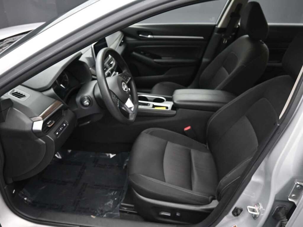 2023 Nissan Altima SV FWD