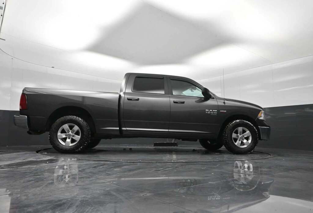 2021 Ram 1500 Classic SLT Crew Cab 4x4 6'4" Box