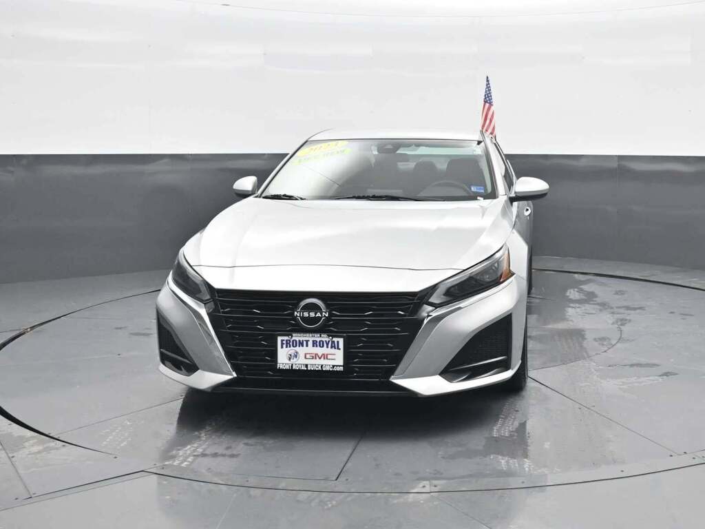 2023 Nissan Altima SV FWD