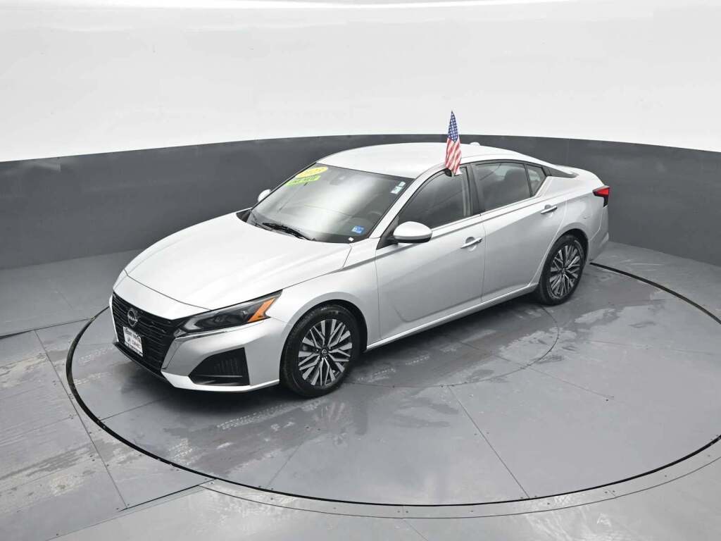 2023 Nissan Altima SV FWD
