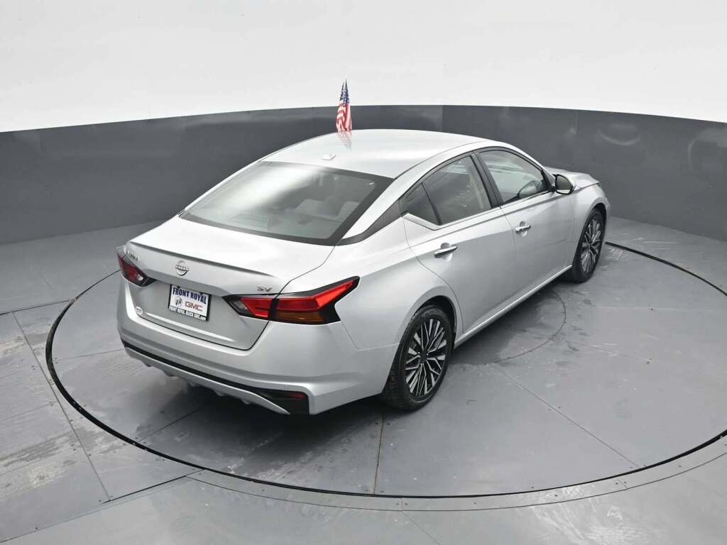 2023 Nissan Altima SV FWD