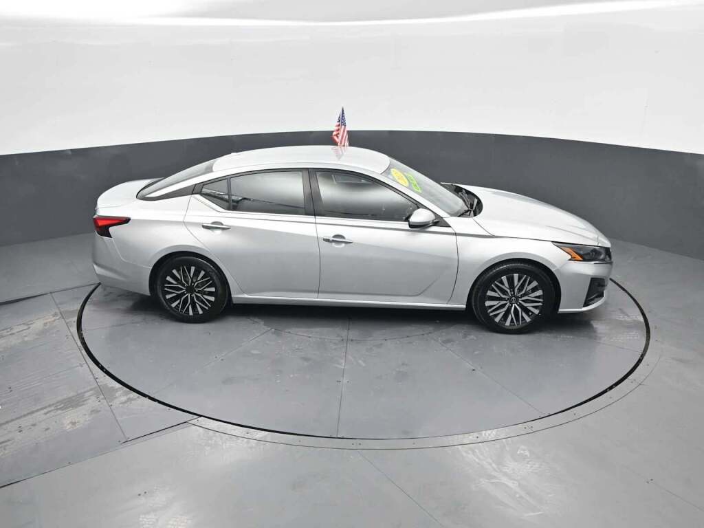2023 Nissan Altima SV FWD