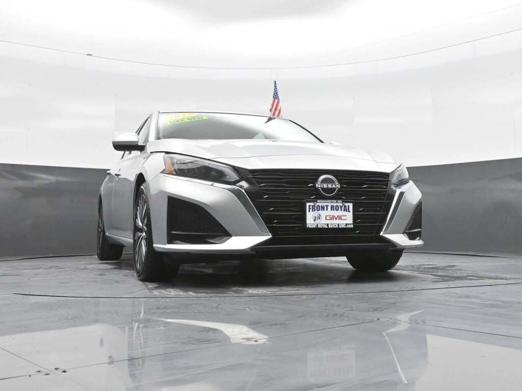 2023 Nissan Altima SV FWD