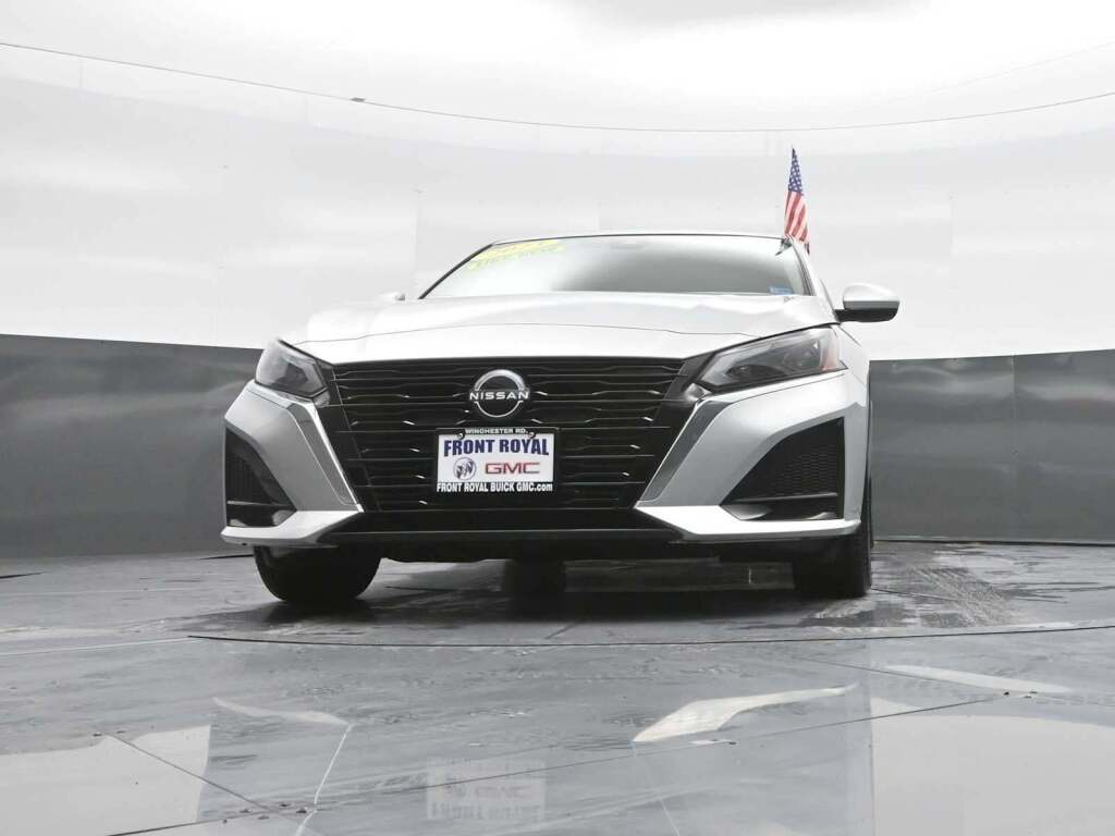 2023 Nissan Altima SV FWD