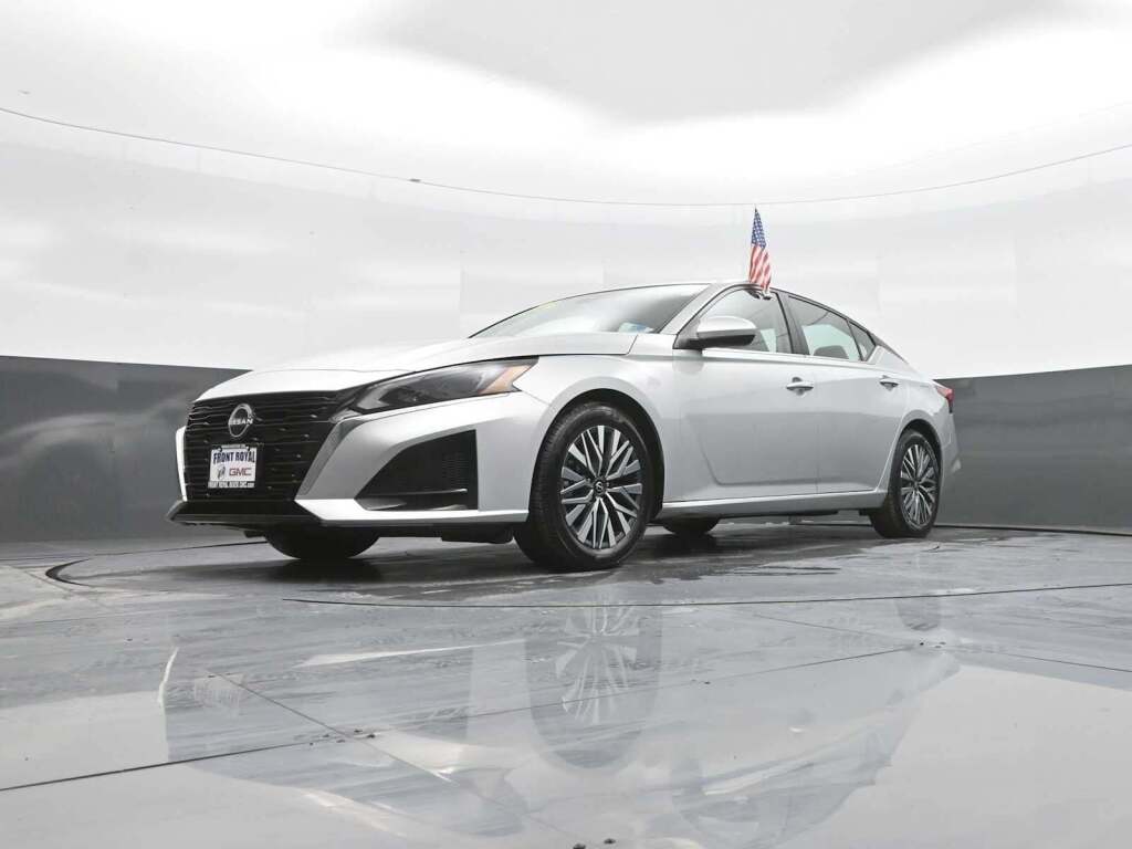 2023 Nissan Altima SV FWD