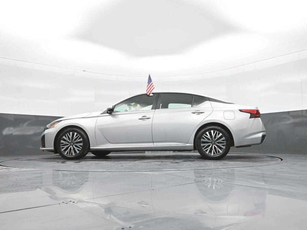 2023 Nissan Altima SV FWD