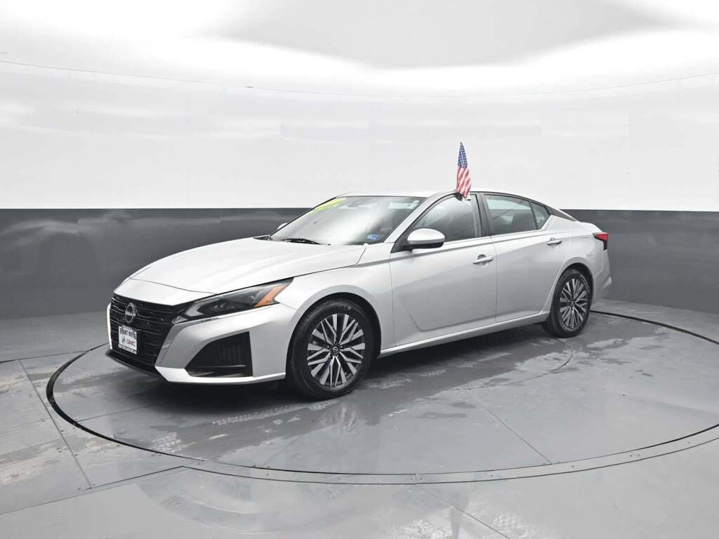 2023 Nissan Altima SV FWD
