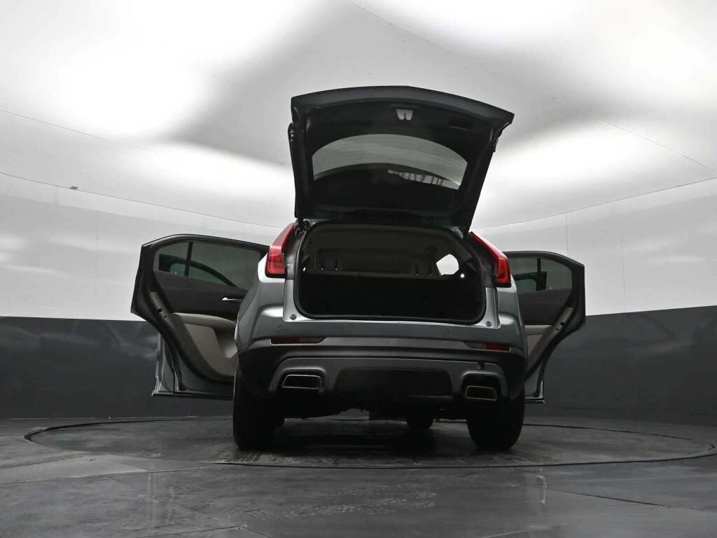 2023 Cadillac XT4 AWD Premium Luxury