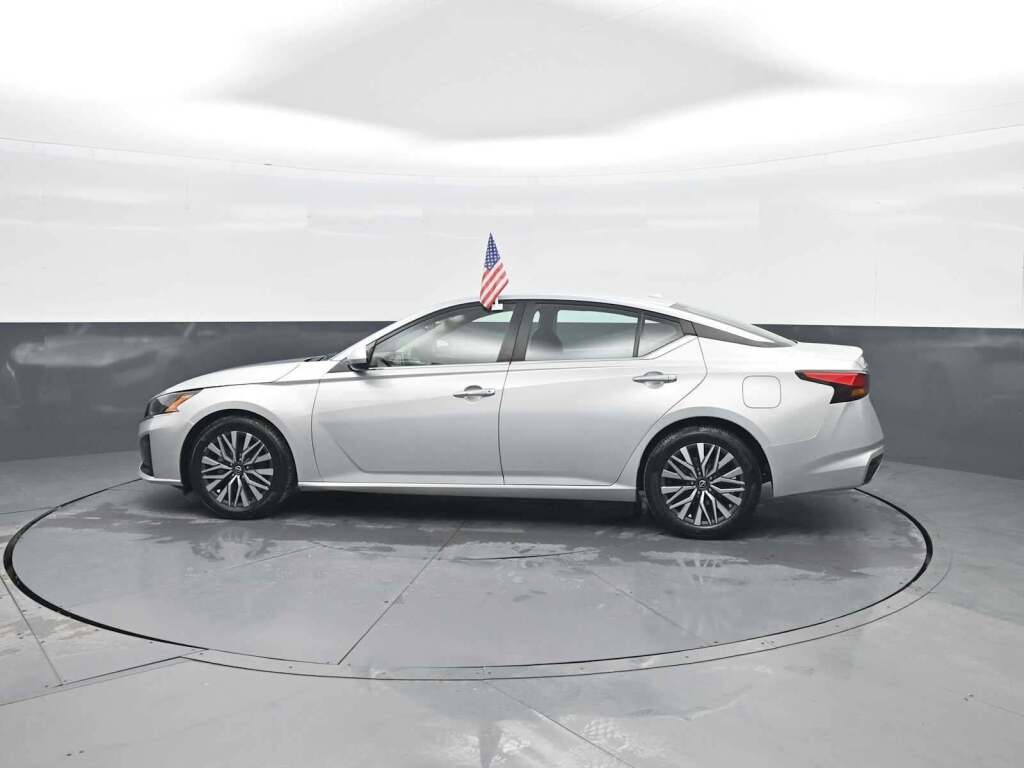2023 Nissan Altima SV FWD