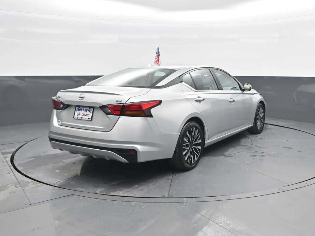 2023 Nissan Altima SV FWD