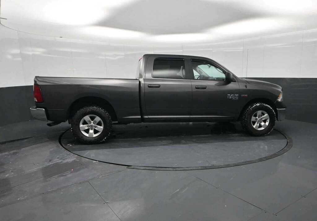 2021 Ram 1500 Classic SLT Crew Cab 4x4 6'4" Box