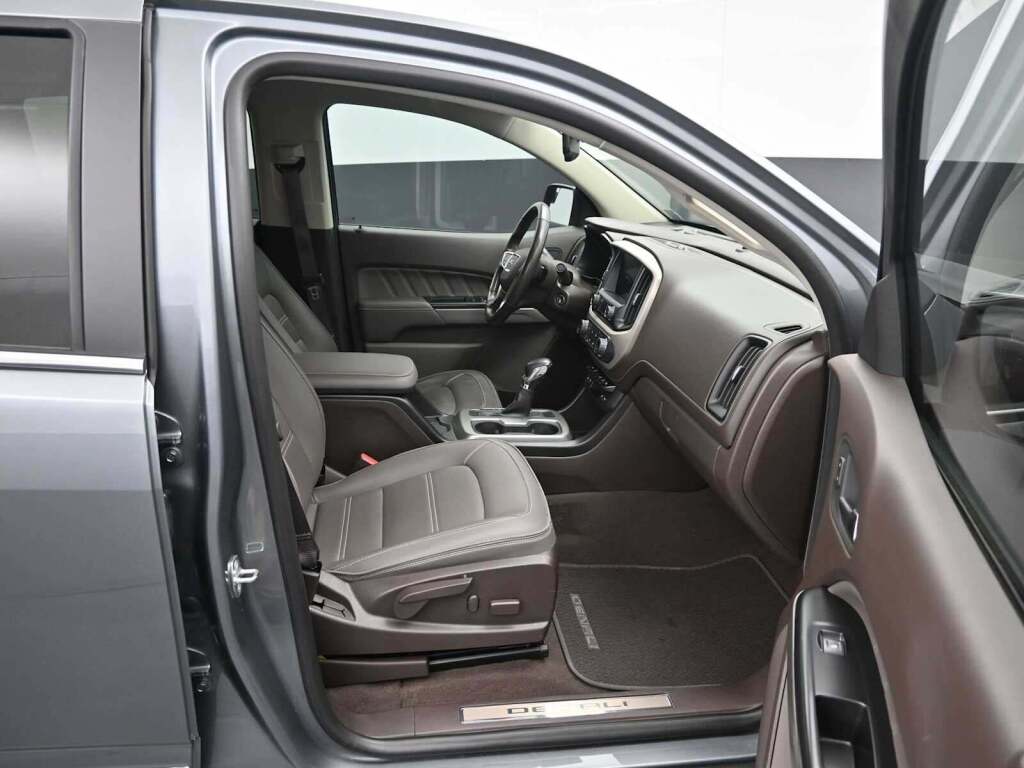 2022 GMC Canyon 4WD Crew Cab Short Box Denali